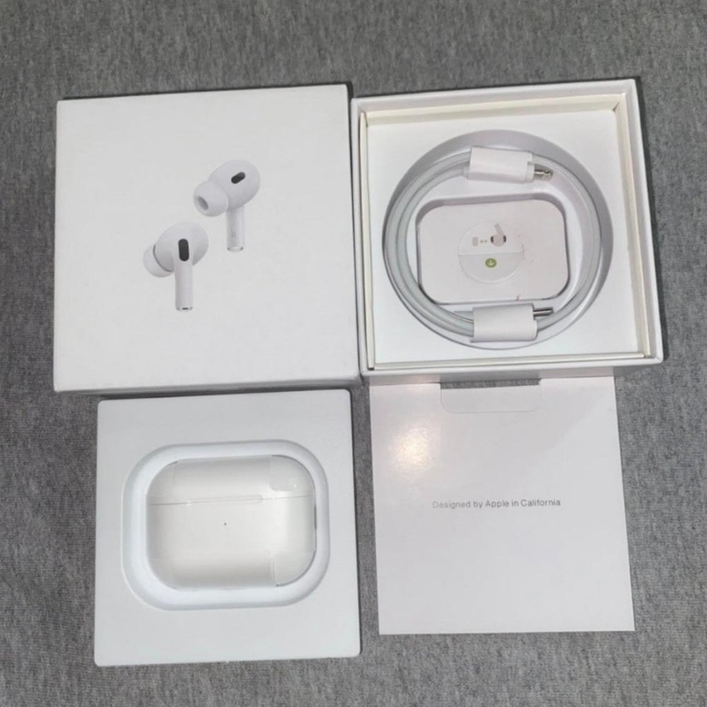 Airpods pro 2nd generation with wireless MagSafe charging case